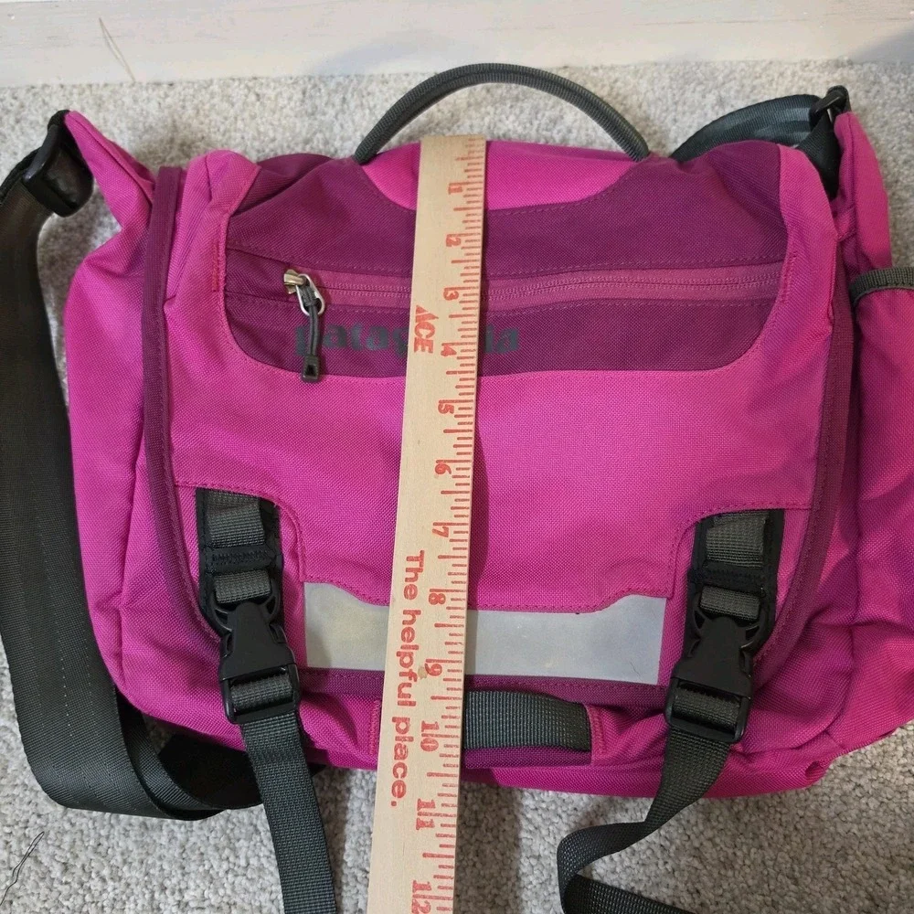 Patagonia Mini Mass Messenger Bag Purple Reflective Adjustable Strap
